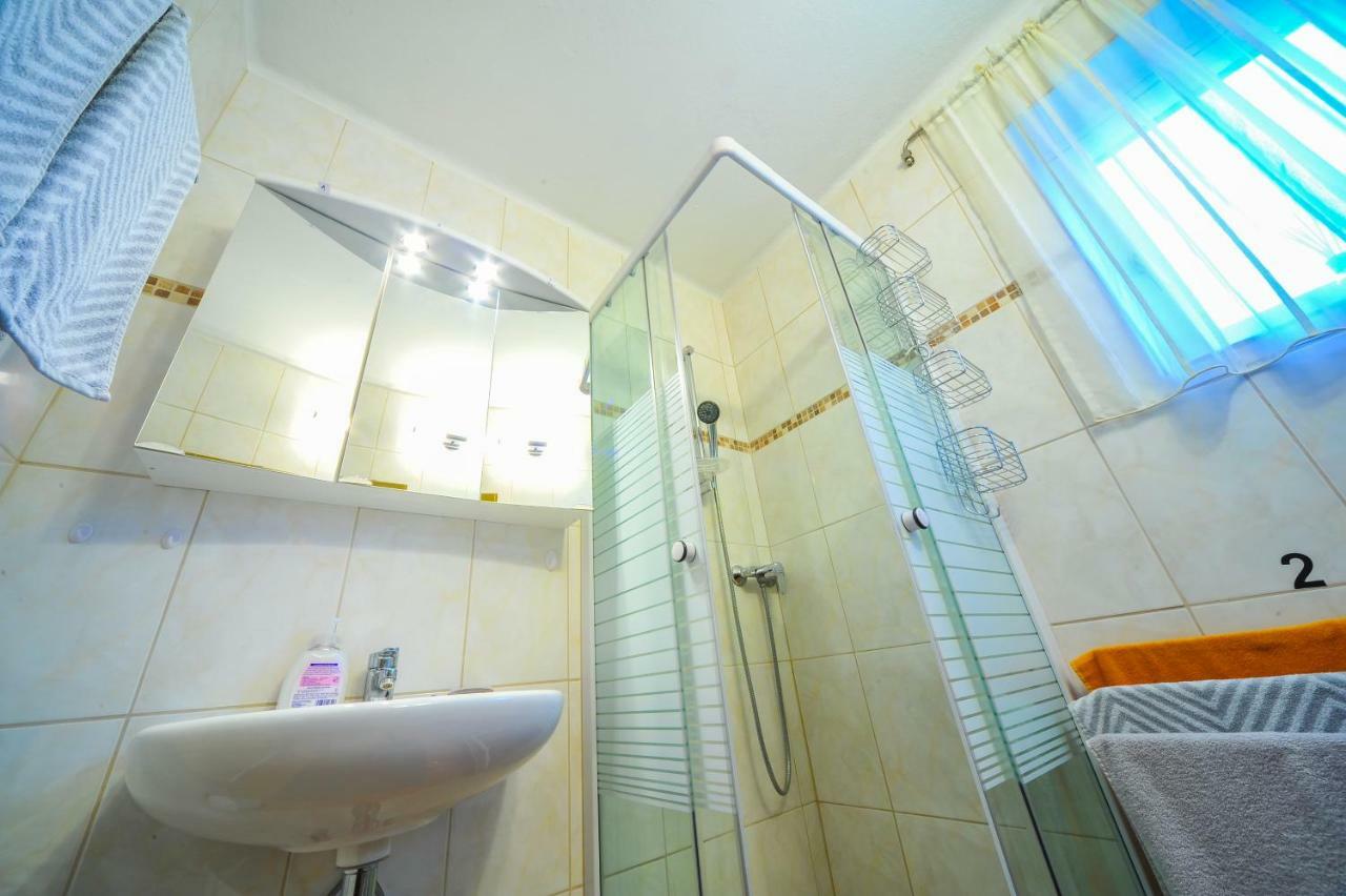 Privatzimmer Haus Erika Sankt Peter-Freienstein Buitenkant foto